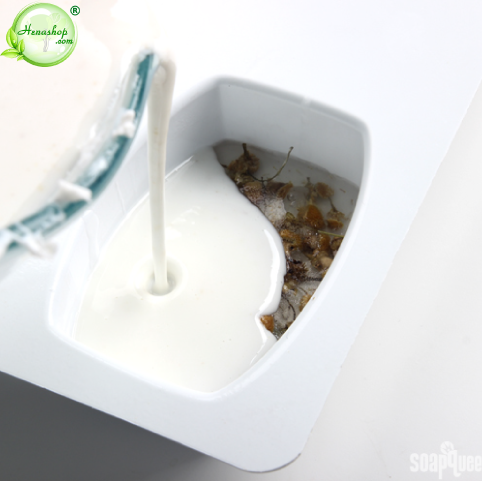 CÔNG THỨC XÀ PHÒNG HANDMADE TỪ HOA CÚC LA MÃ 